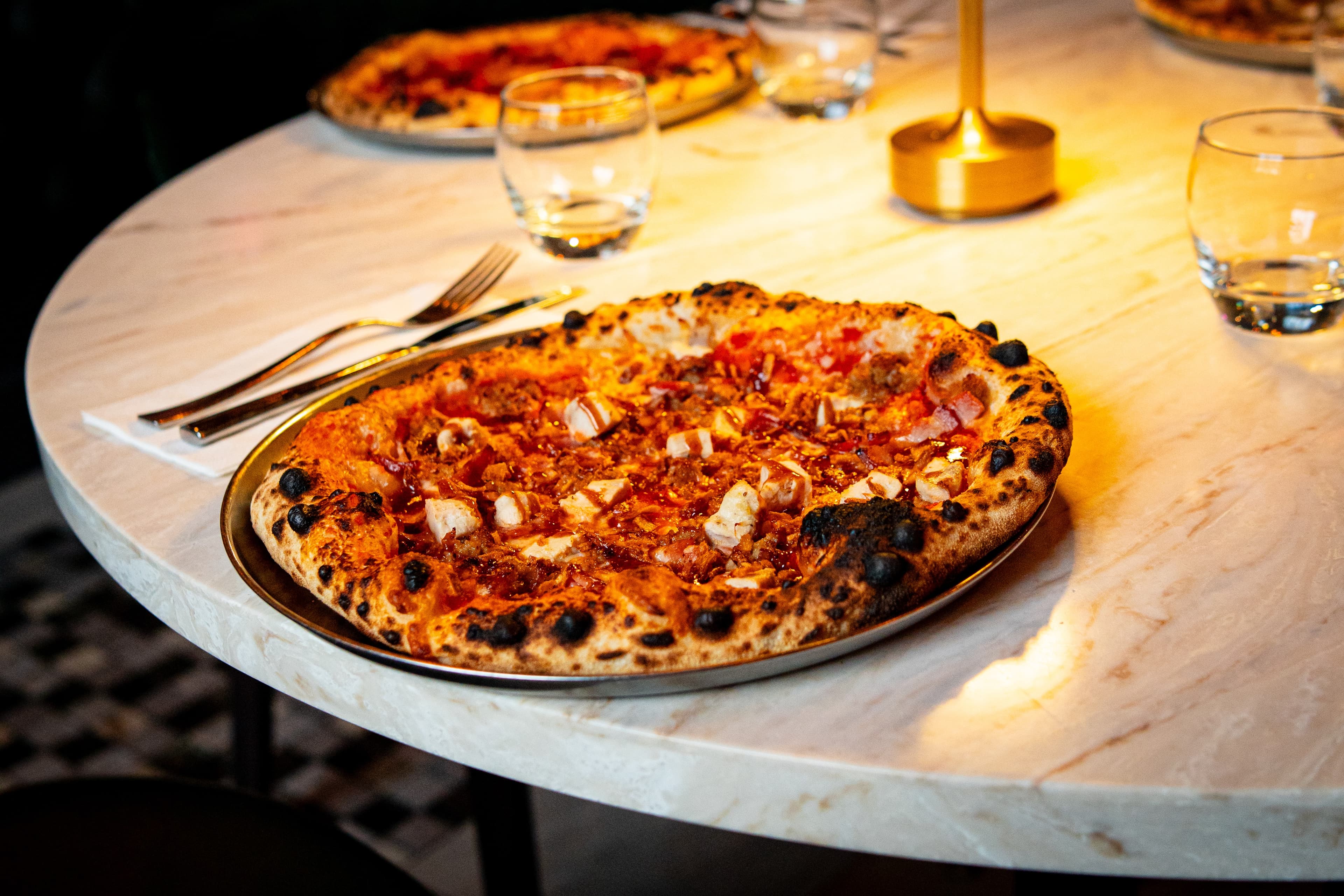 Signature chicken pizza 